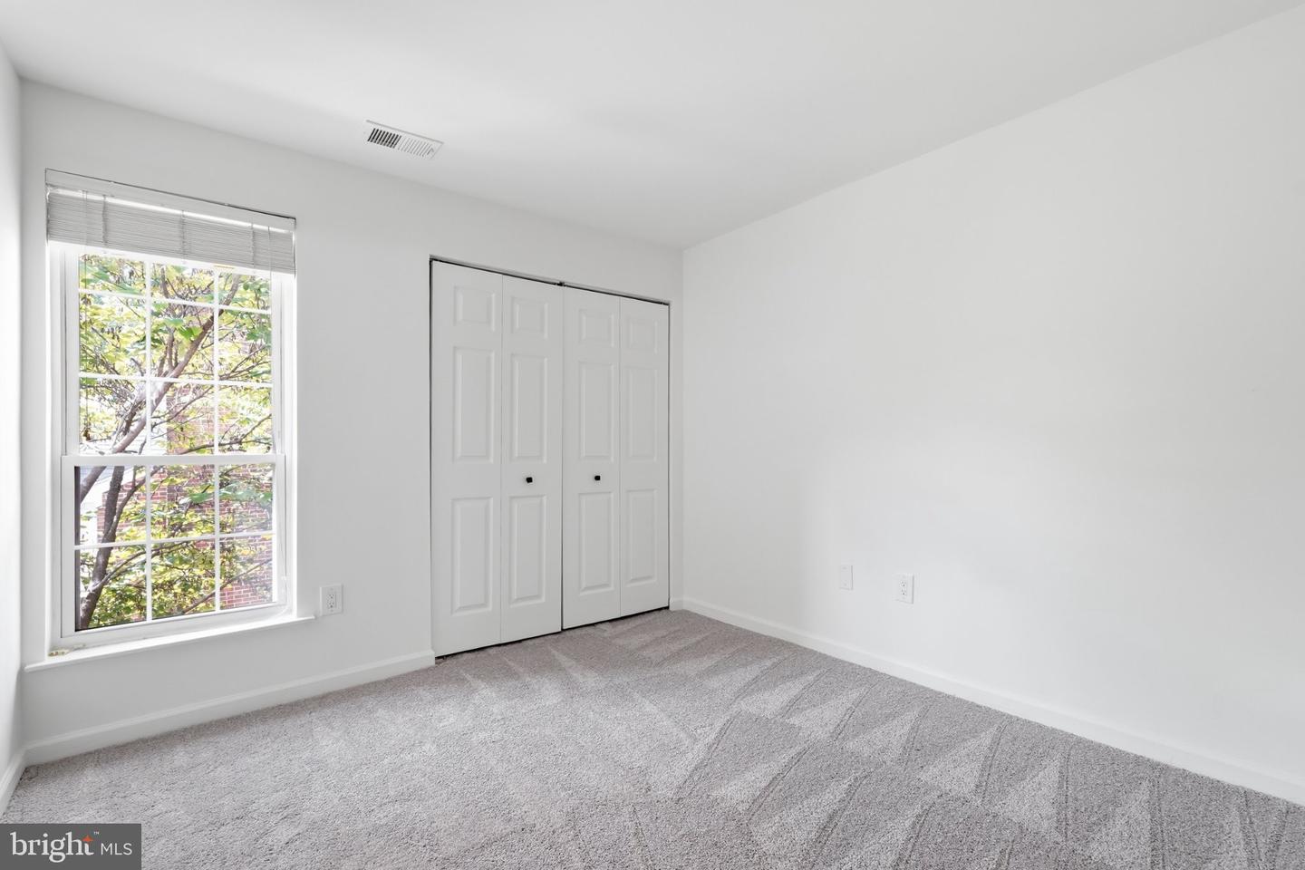 2614 S Arlington Mill Dr #f Property Photo 13
