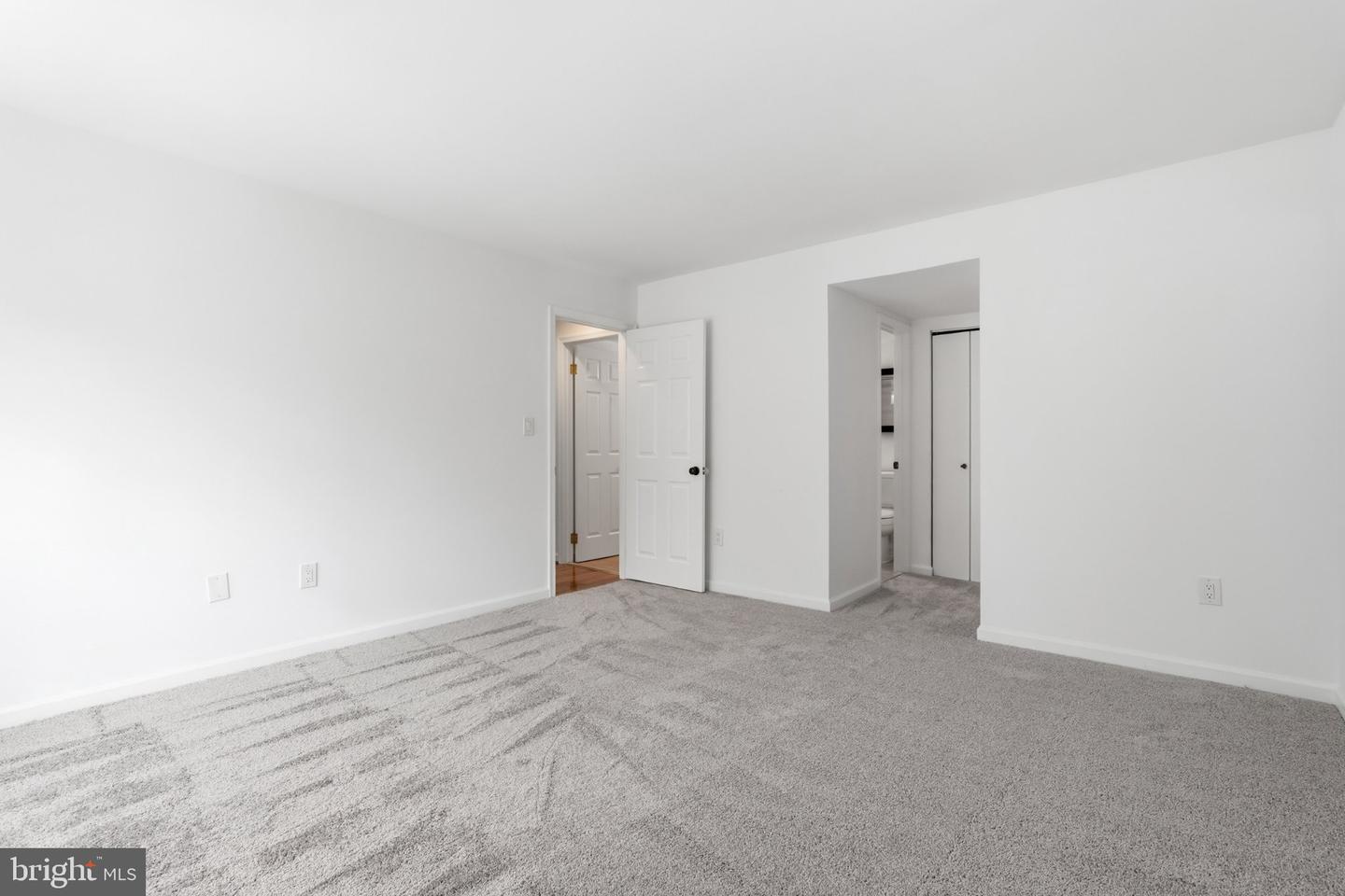 2614 S Arlington Mill Dr #f Property Photo 14