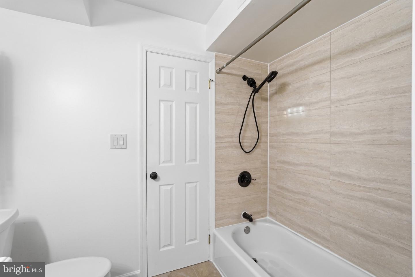 2614 S Arlington Mill Dr #f Property Photo 15