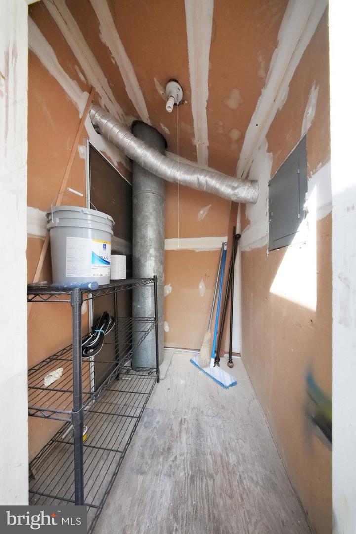 2614 S Arlington Mill Dr #f Property Photo 17