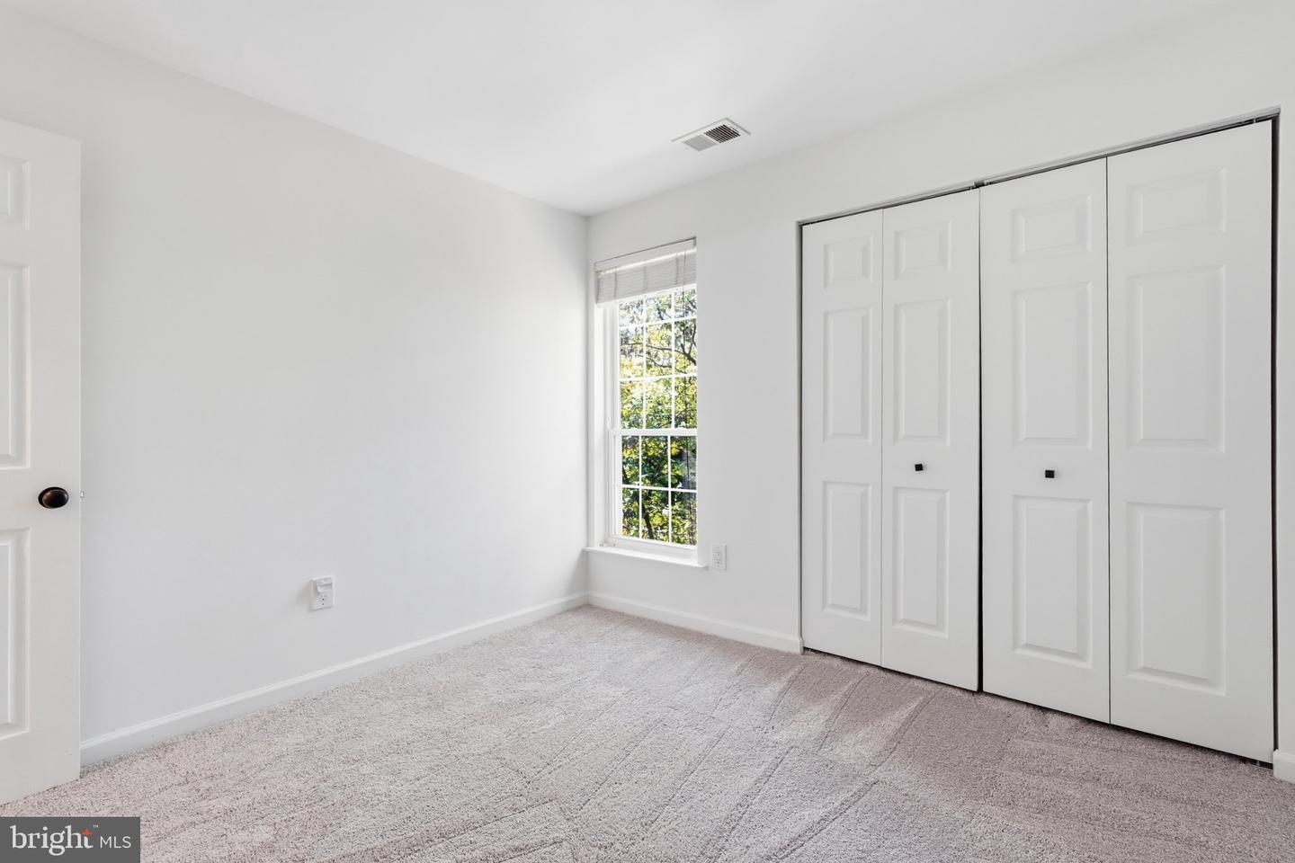 2614 S Arlington Mill Dr #f Property Photo 23