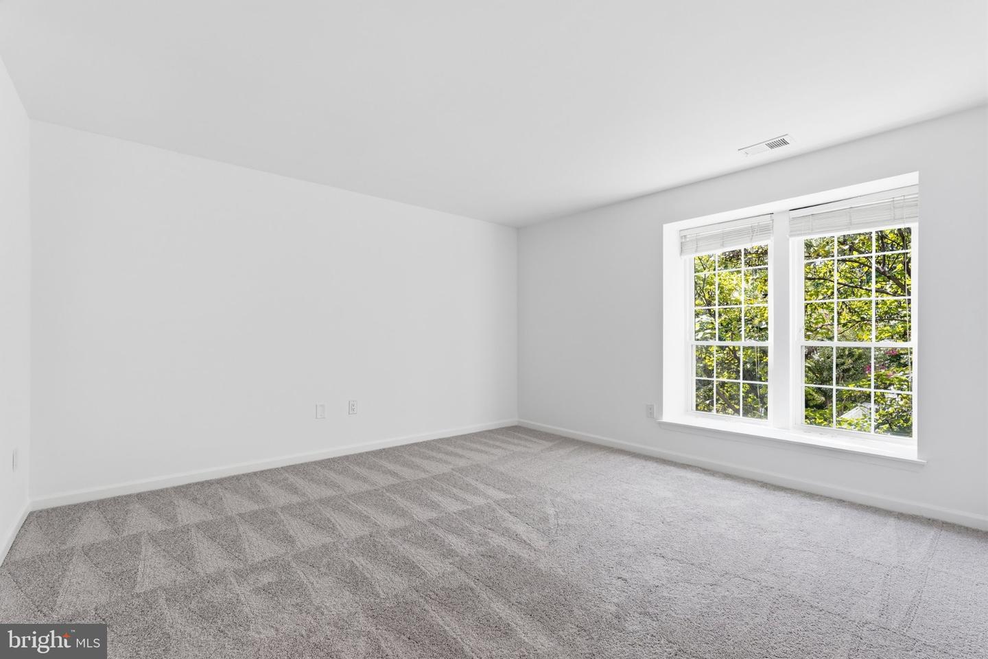 2614 S Arlington Mill Dr #f Property Photo 24