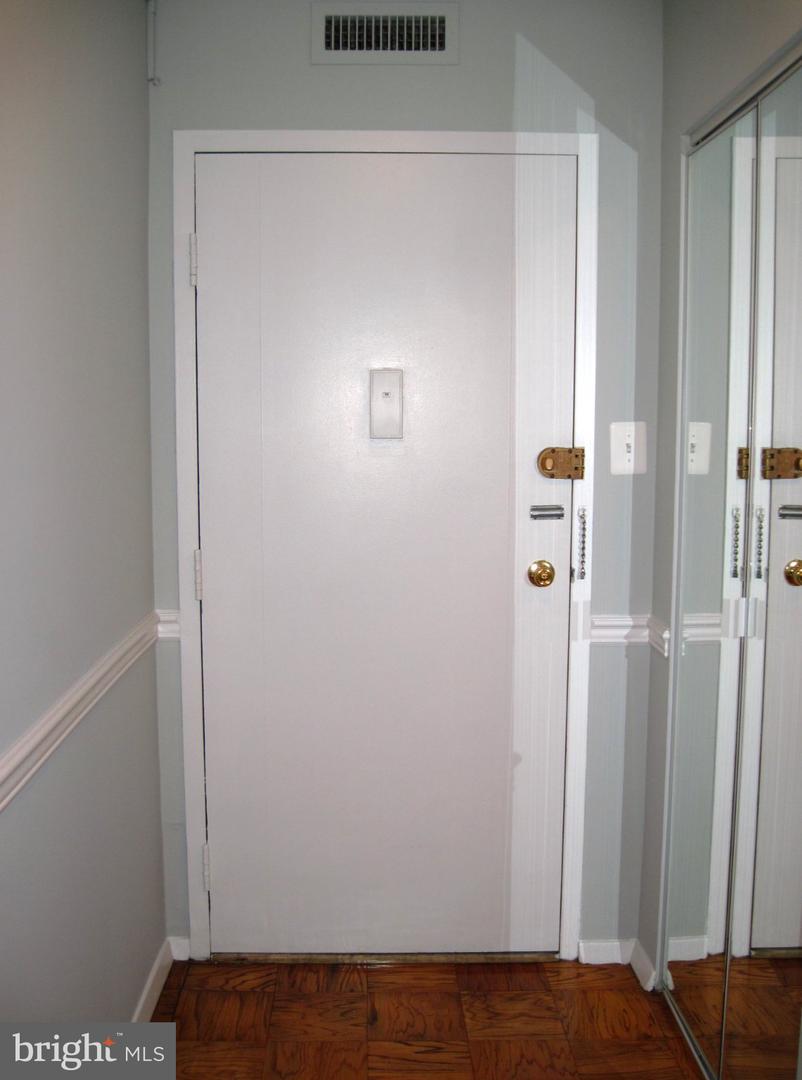 2030 N Adams St #505 Property Photo 5
