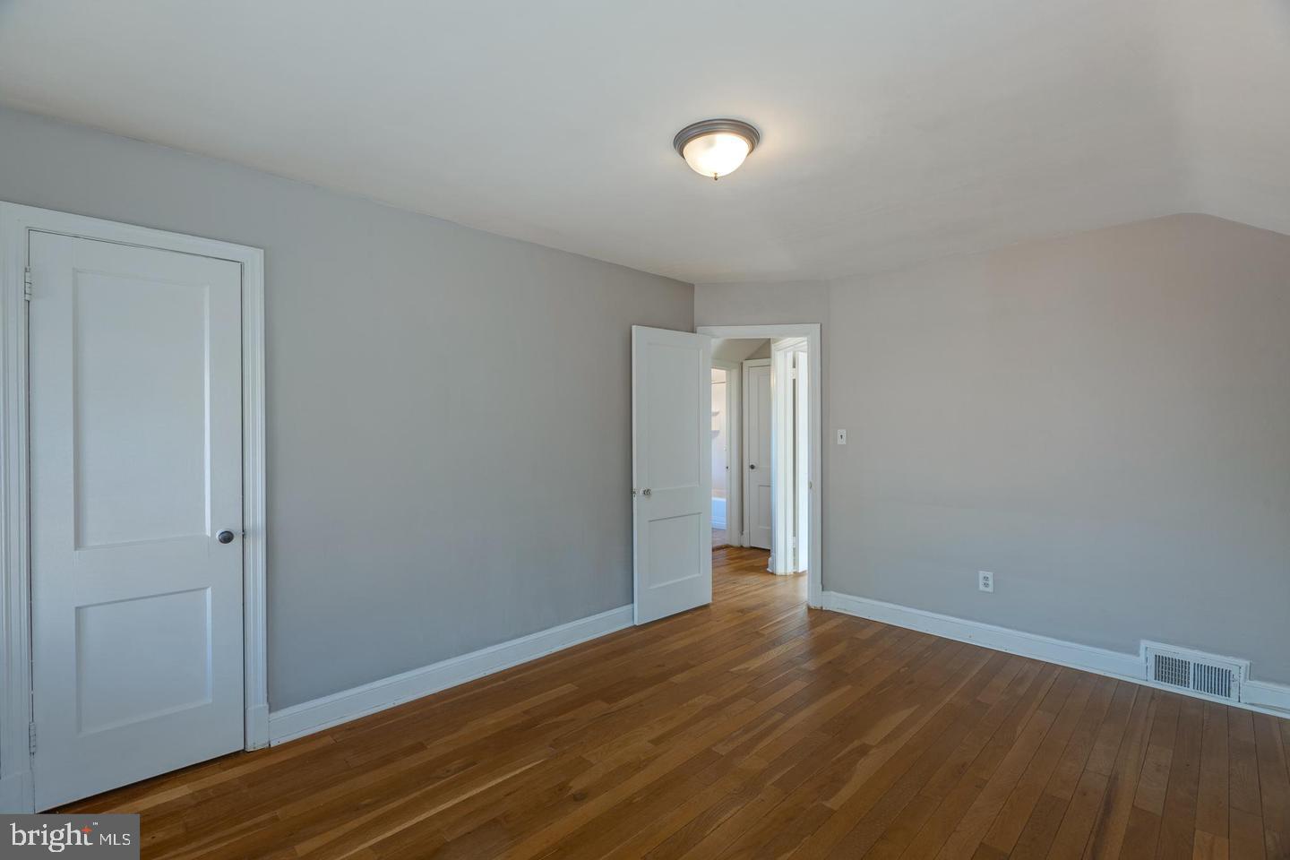 2525 N George Mason Dr Property Photo 19