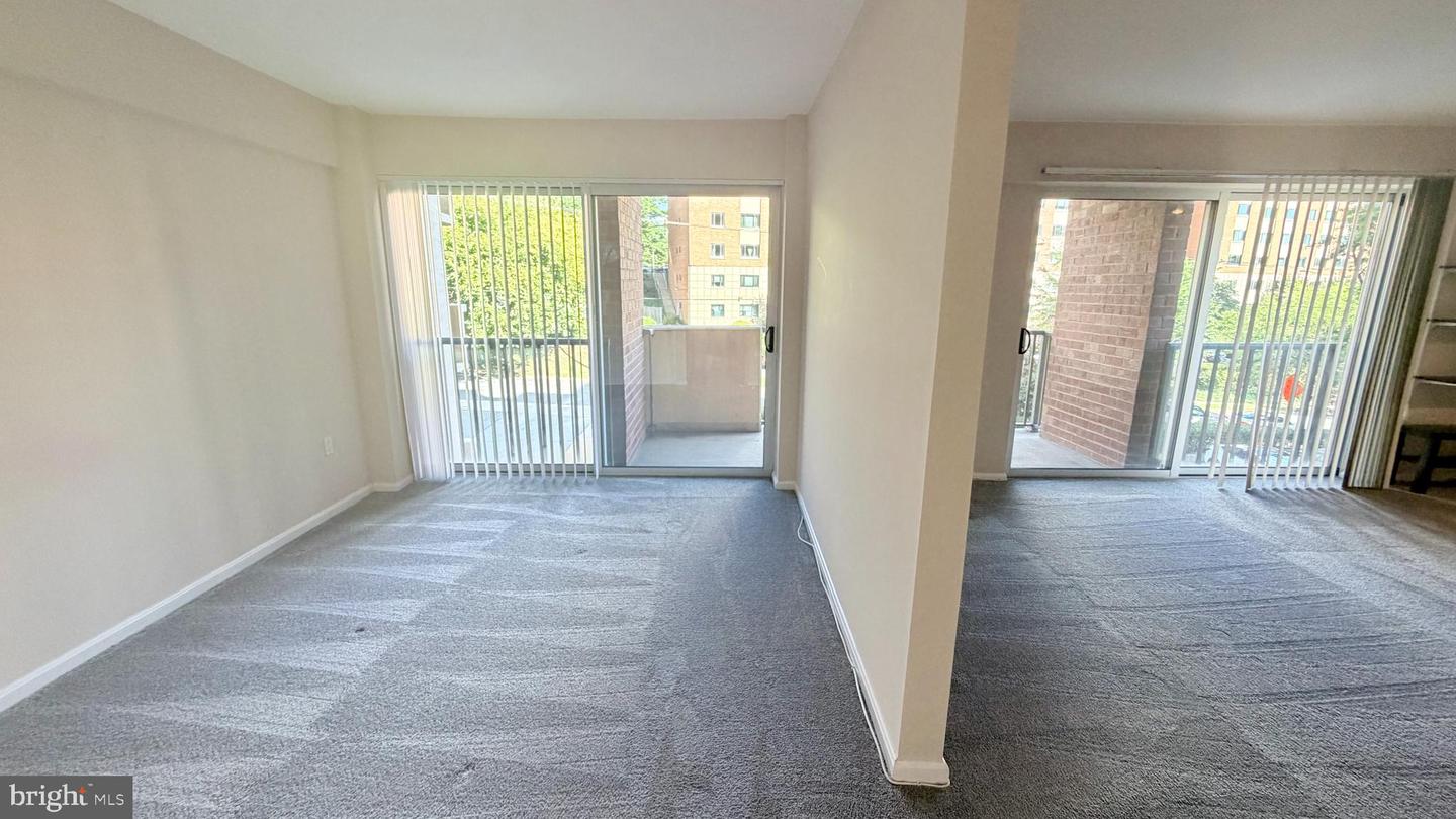 1300 Army Navy Dr #218 Property Photo 16