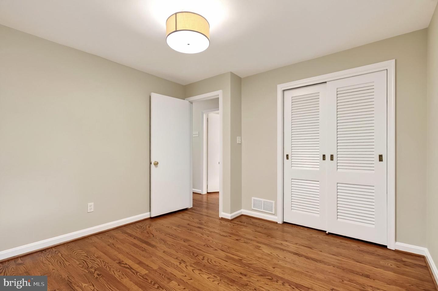 5200 Old Dominion Dr Property Photo 27