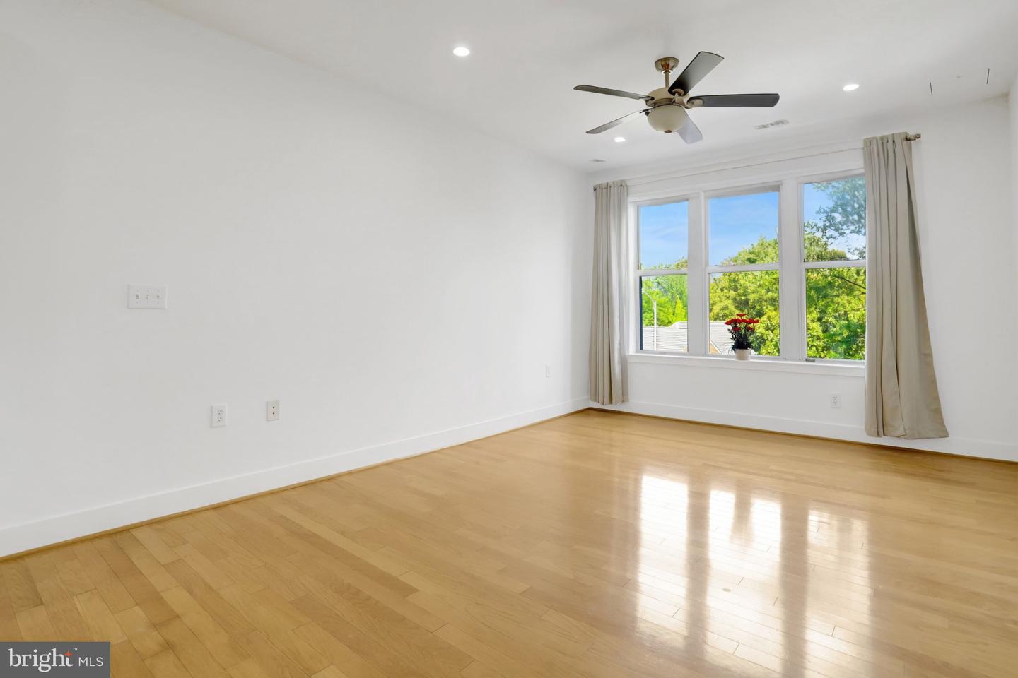 1800 Wilson Blvd #330 Property Photo 4