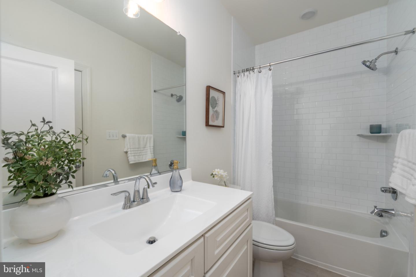 1326 S Rolfe St Property Photo 21