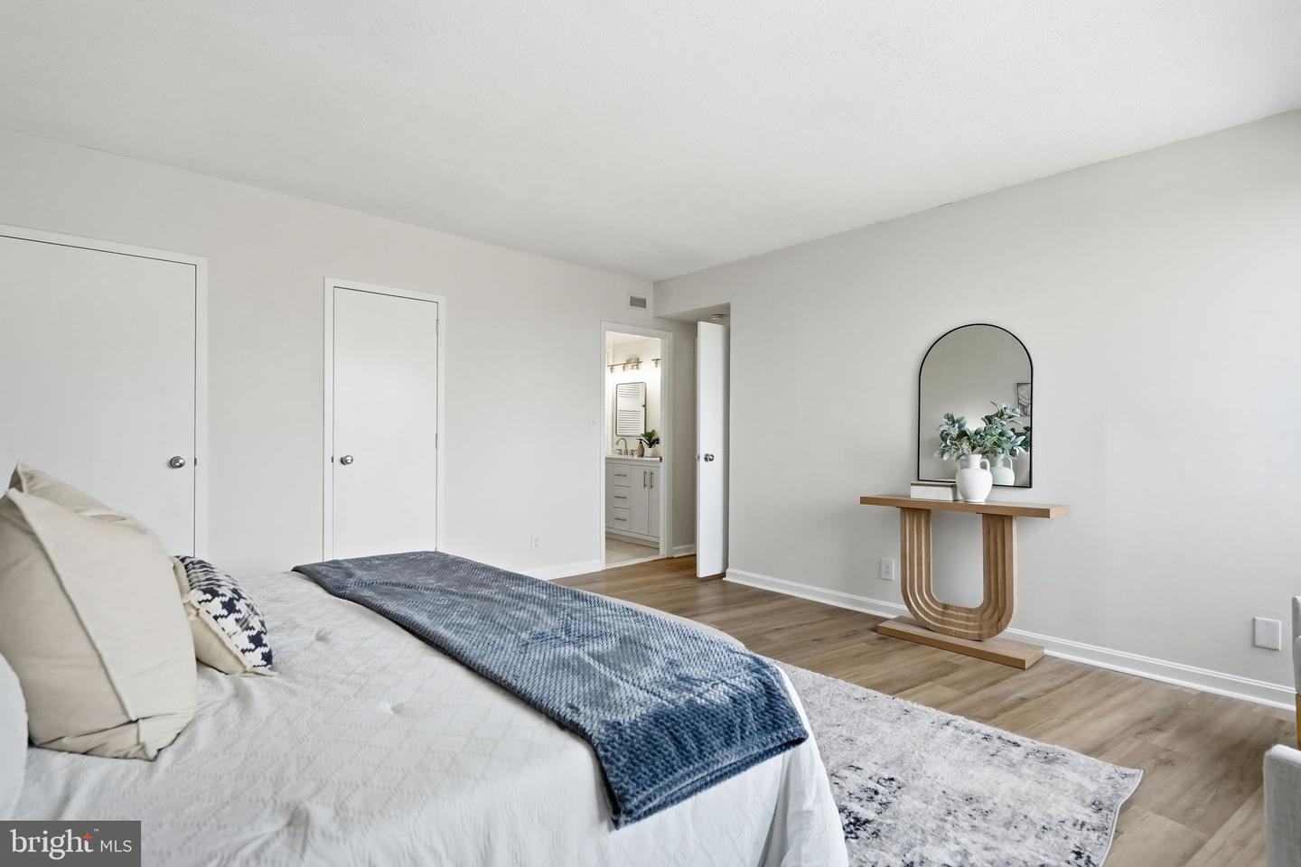 1805 Crystal Dr #912s Property Photo 18