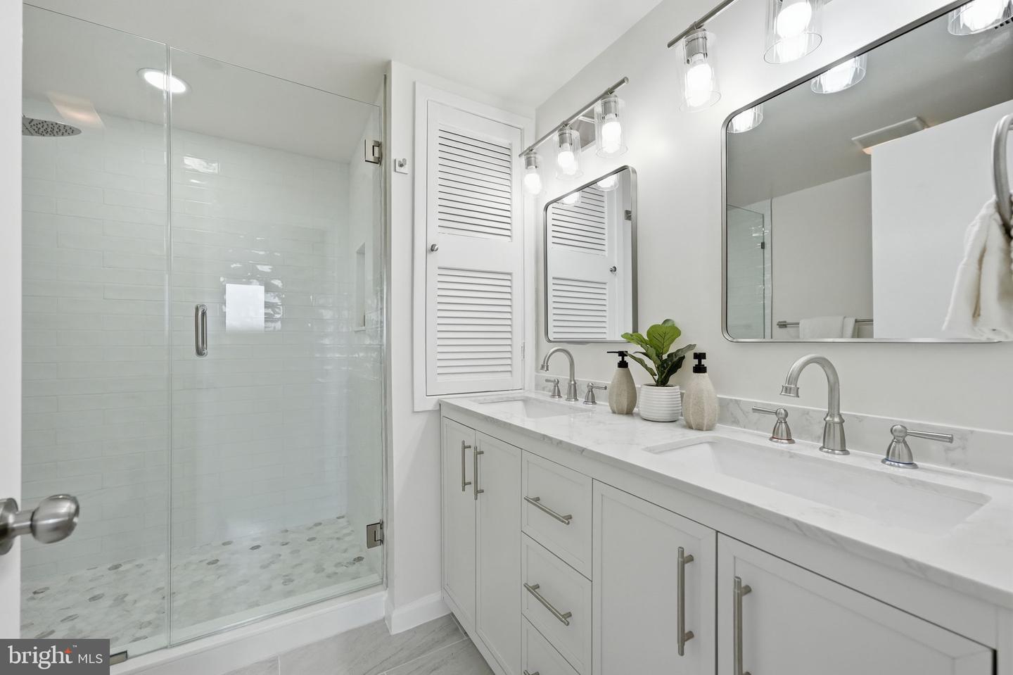 1805 Crystal Dr #912s Property Photo 21