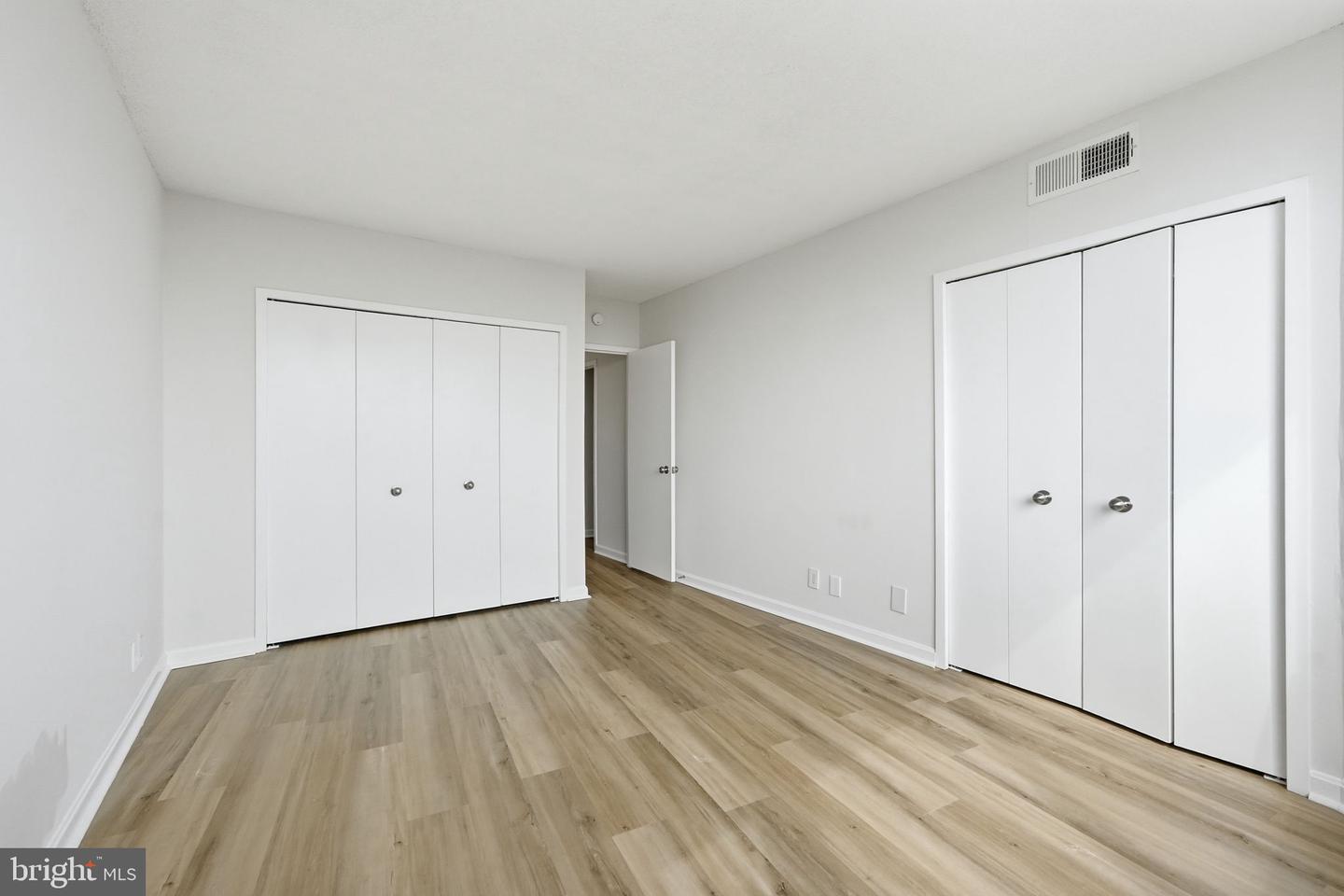 1805 Crystal Dr #912s Property Photo 25