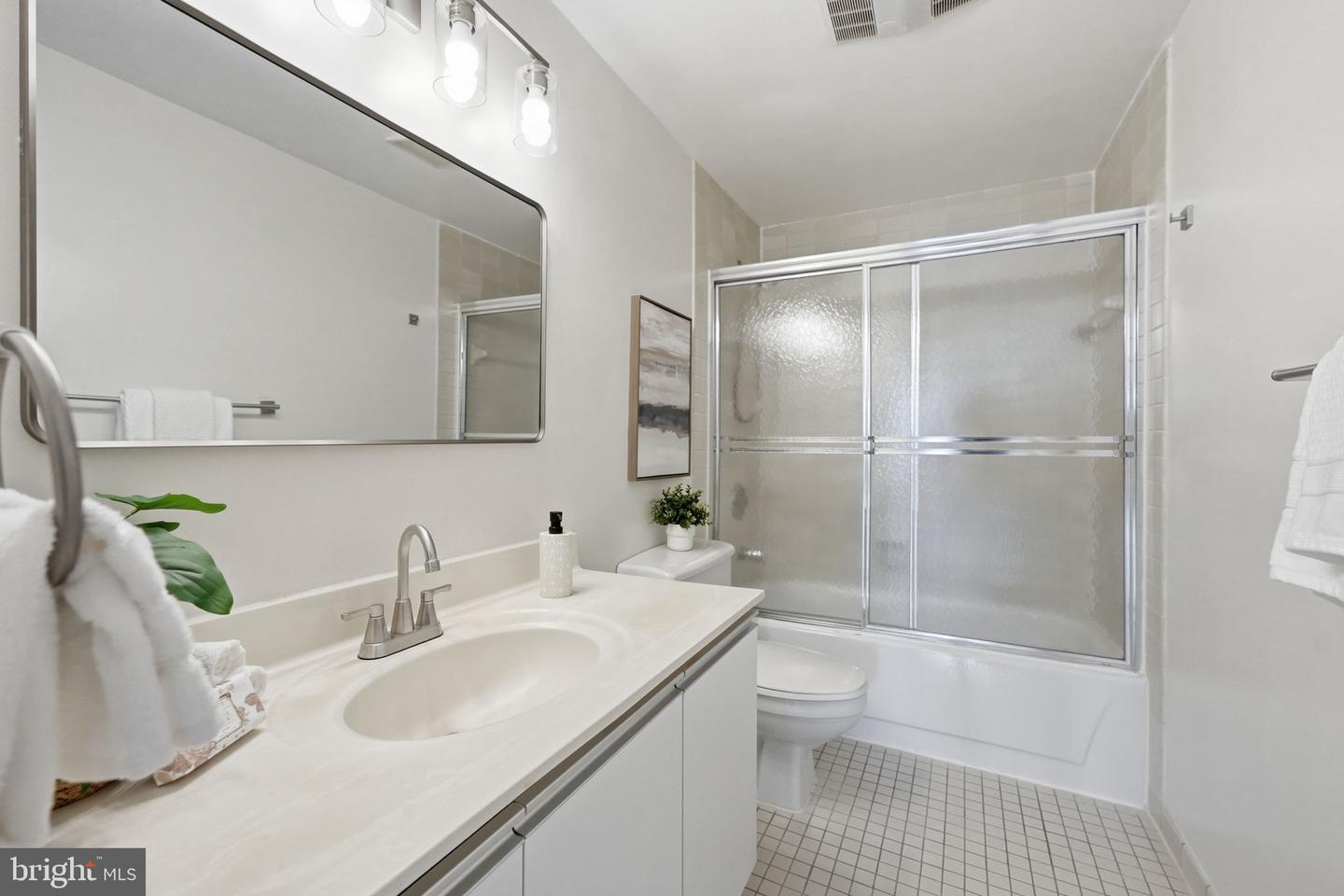 1805 Crystal Dr #912s Property Photo 26