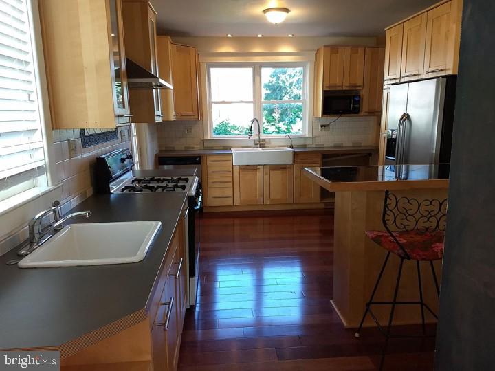 802 S Glebe Rd Property Photo 8