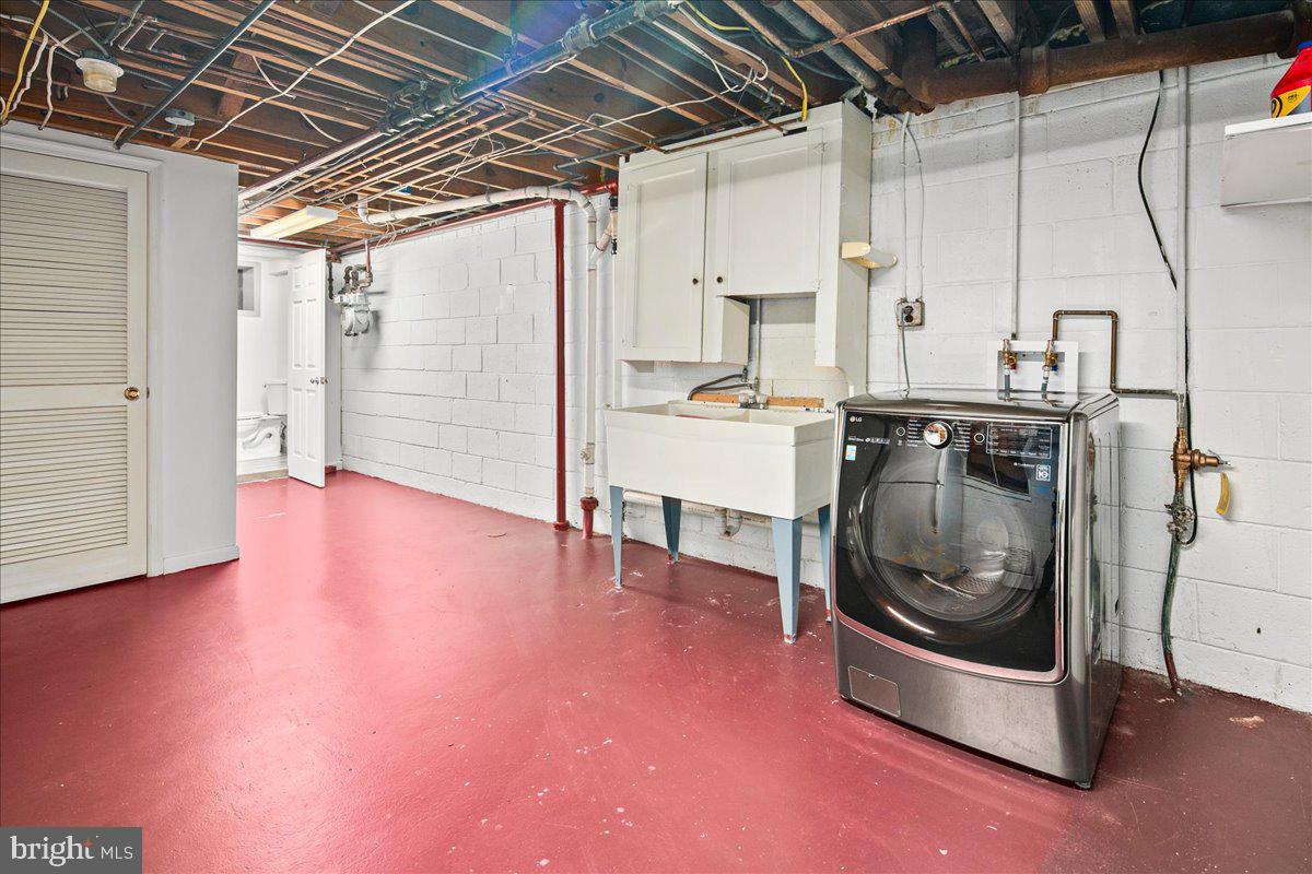 2425 N Taylor St Property Photo 36