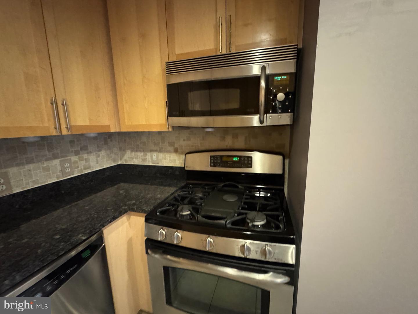 820 N Pollard St #415 Property Photo 4