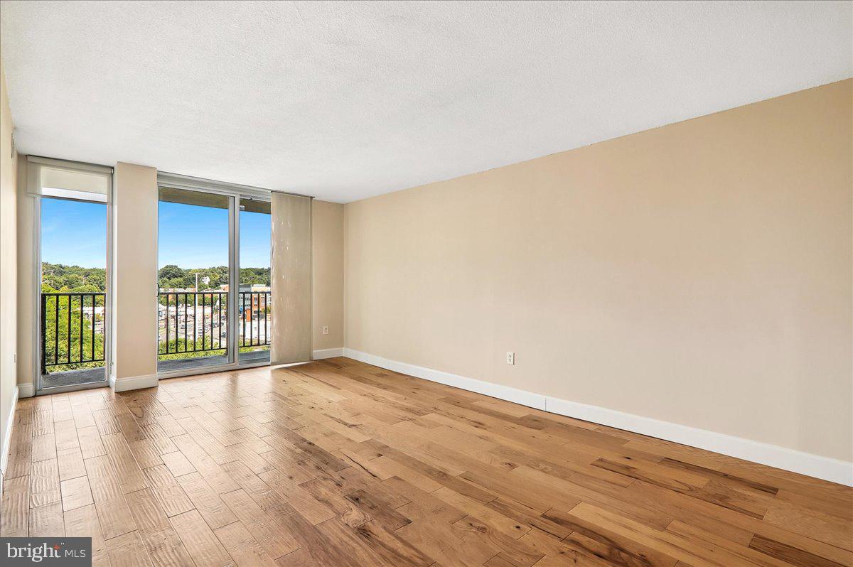 4600 S Four Mile Run Dr #927 Property Photo 1