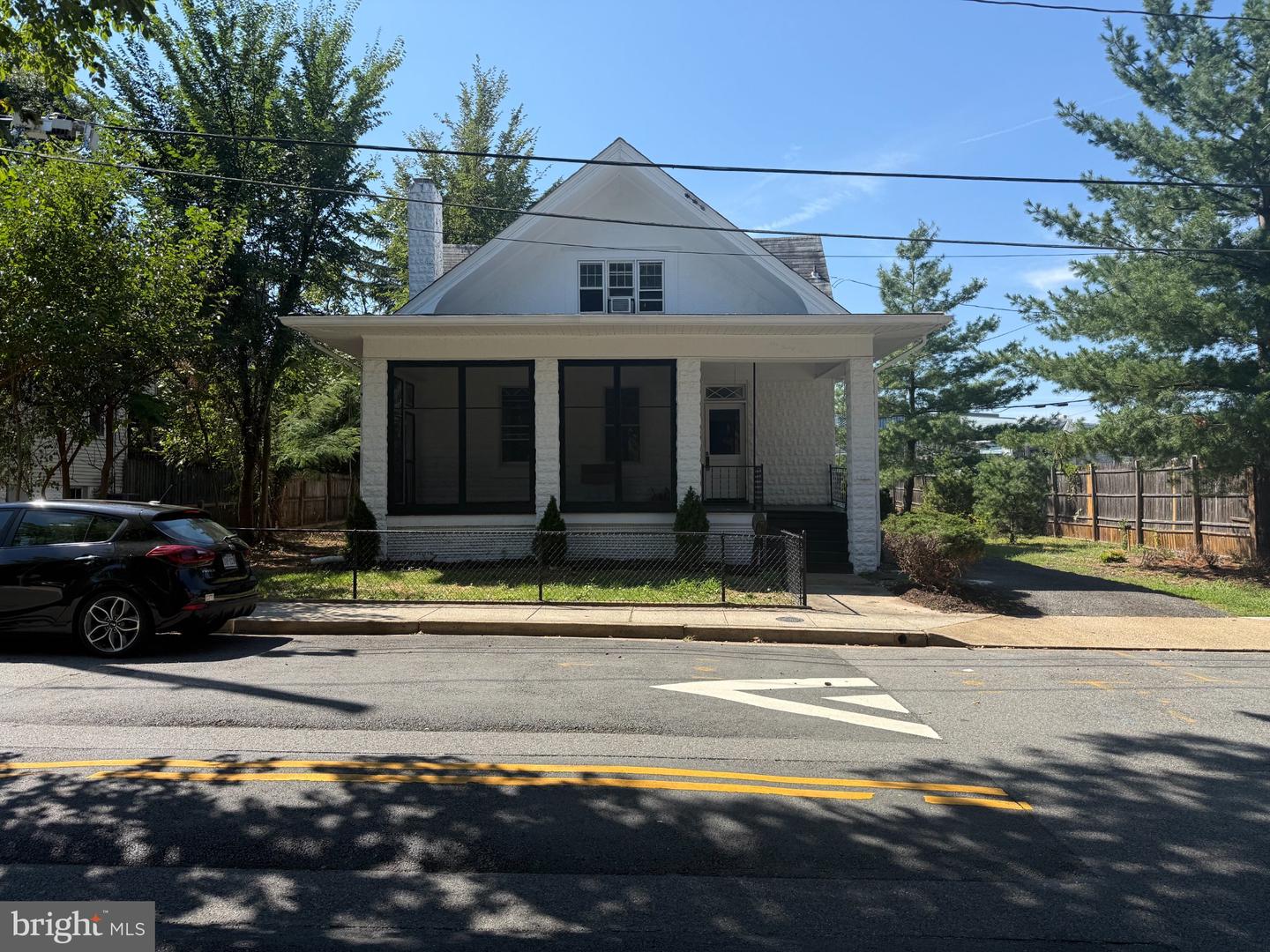924 N IRVING ST Property Photo 1