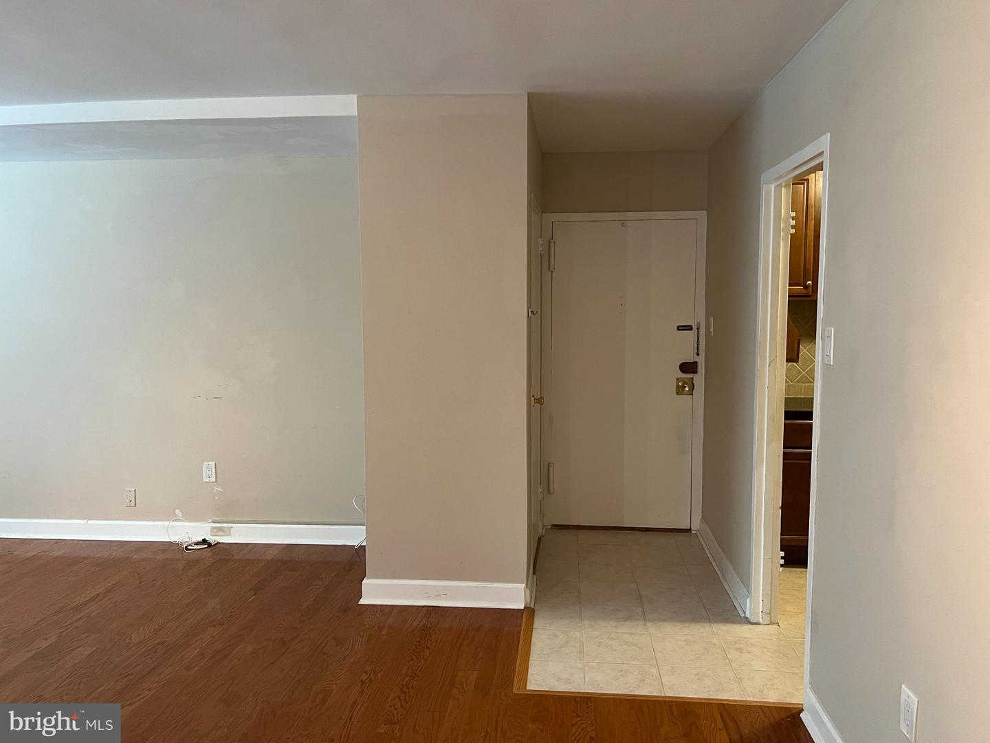 1021 Arlington Blvd #406 Property Photo 6