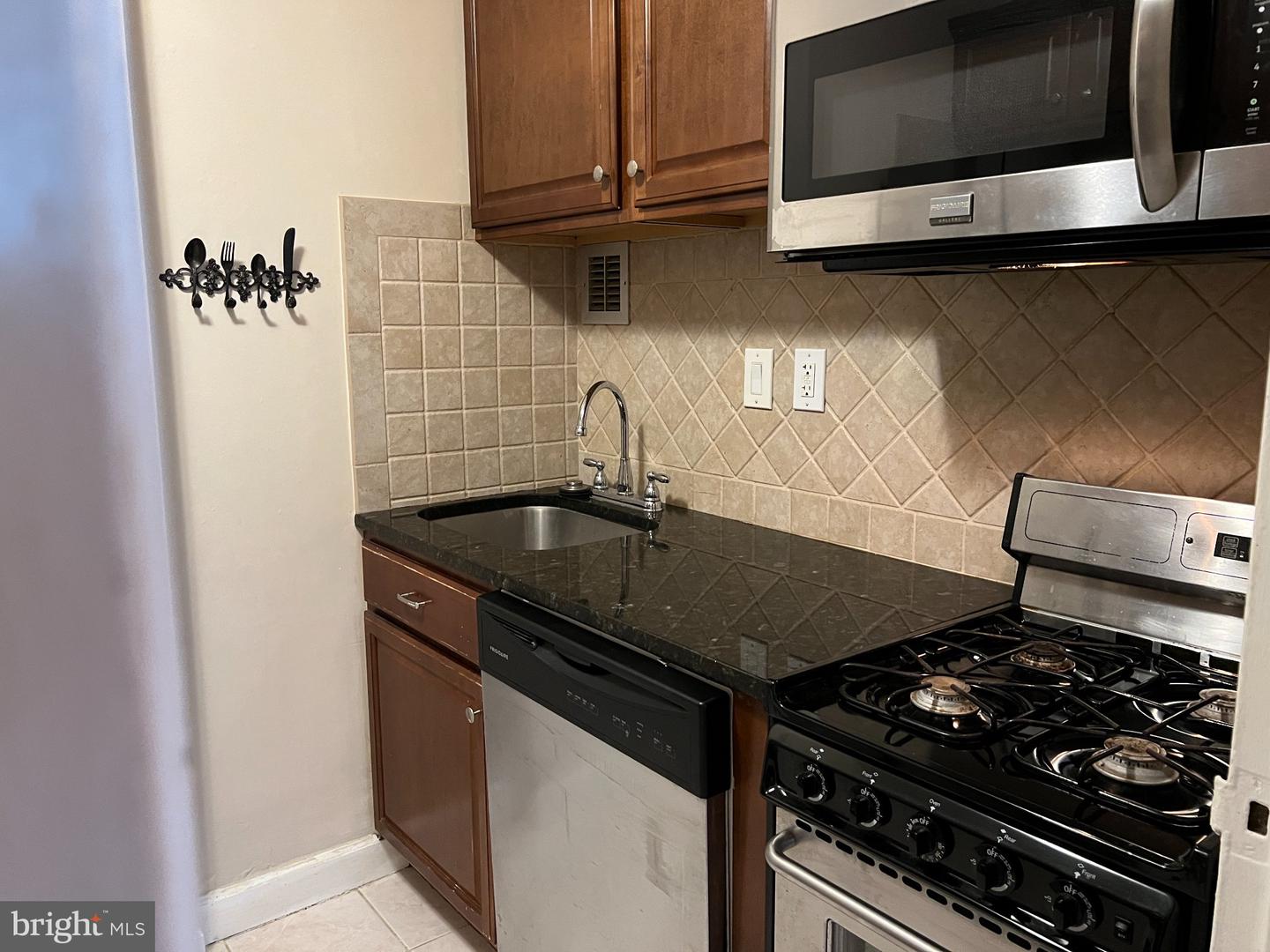 1021 Arlington Blvd #406 Property Photo 10