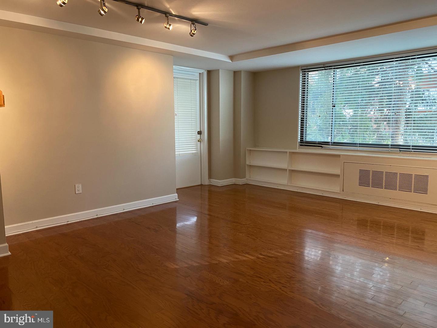 1021 Arlington Blvd #406 Property Photo 14