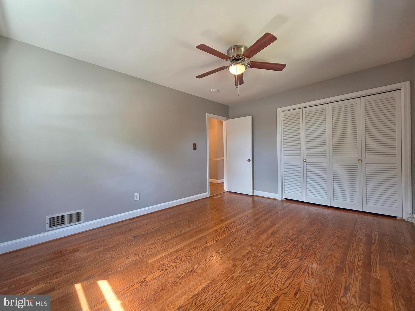 5921 Arlington Blvd Property Photo 17