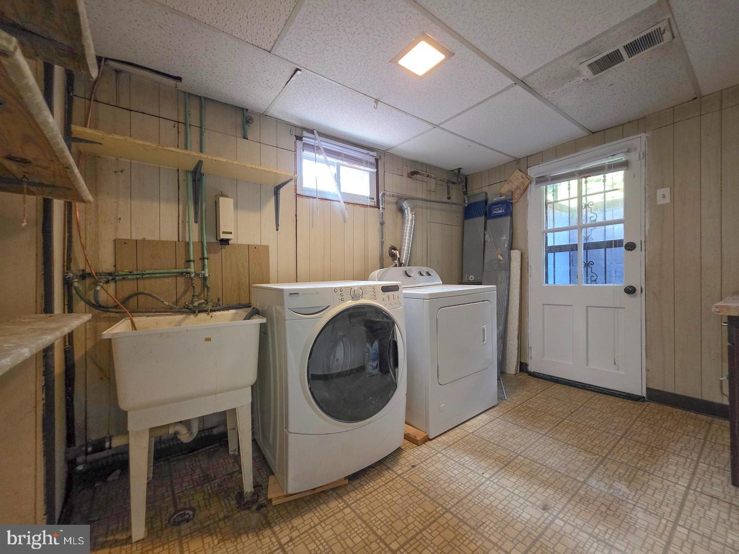 5921 Arlington Blvd Property Photo 22