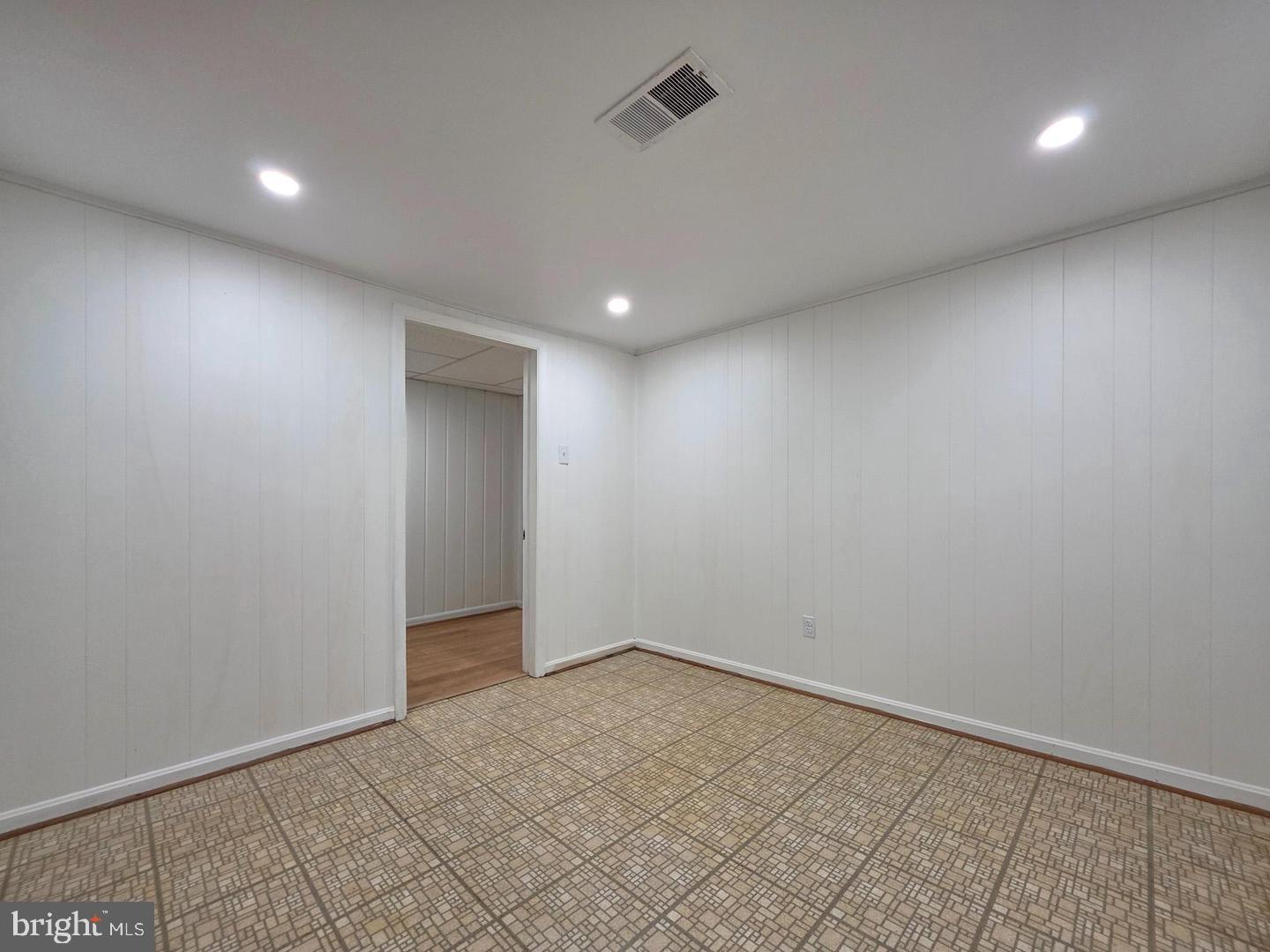 5921 Arlington Blvd Property Photo 24