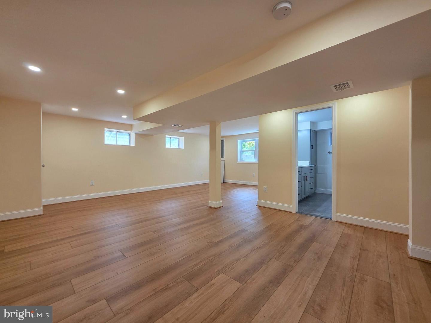 5921 Arlington Blvd Property Photo 25