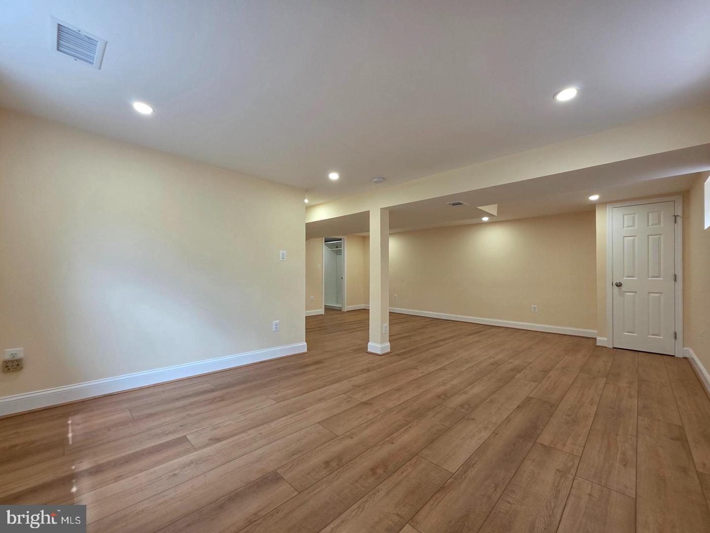 5921 Arlington Blvd Property Photo 27