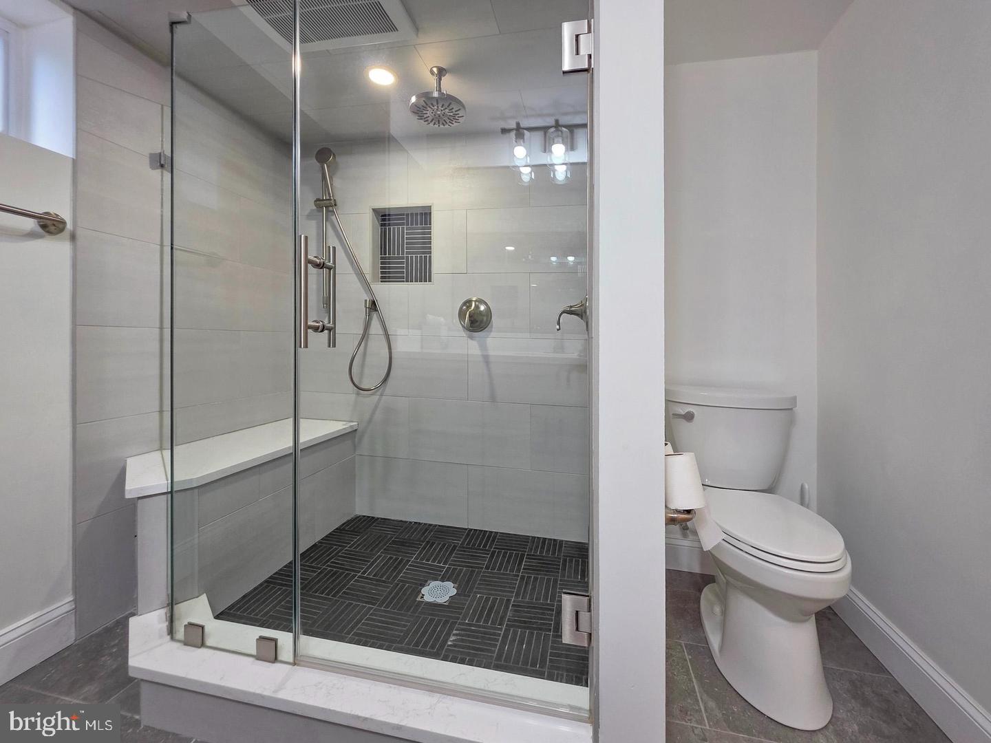 5921 Arlington Blvd Property Photo 30