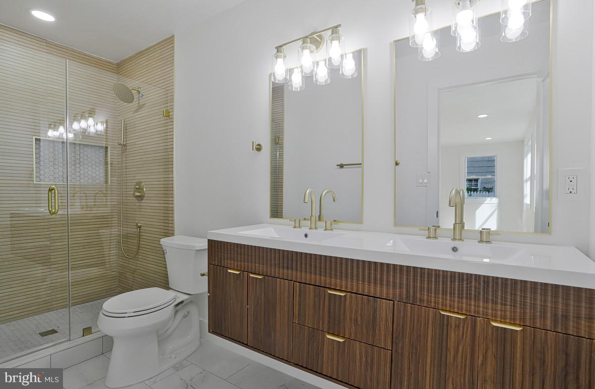 2500 Arlington Property Photo 31