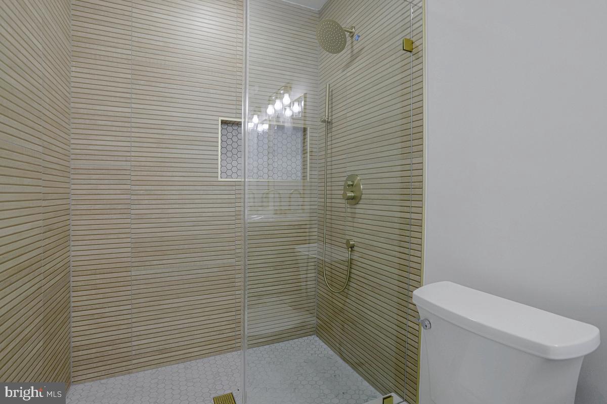 2500 Arlington Property Photo 32