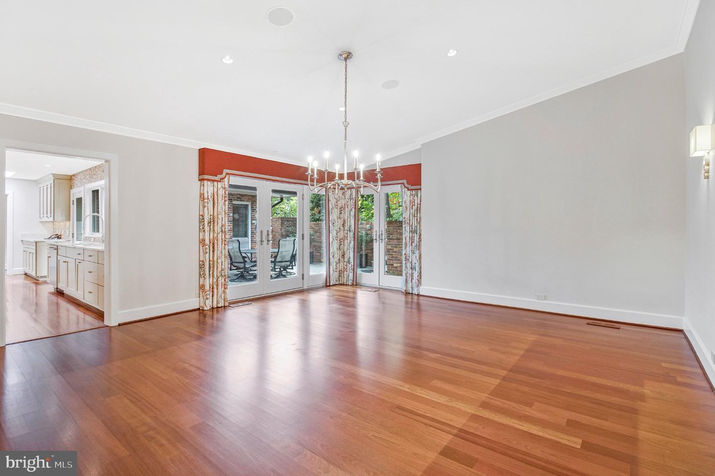 1753 Army Navy Dr Property Photo 29