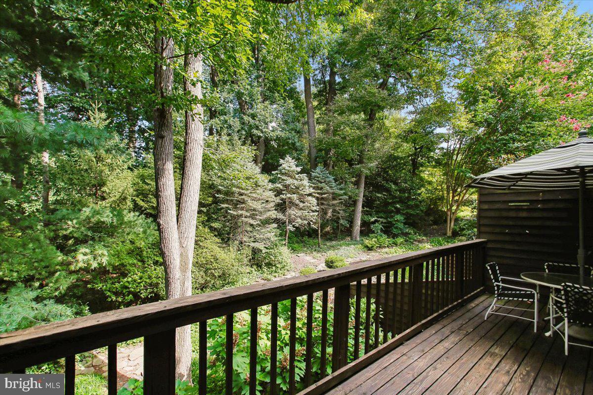 2467 N Wakefield Ct Property Photo 3
