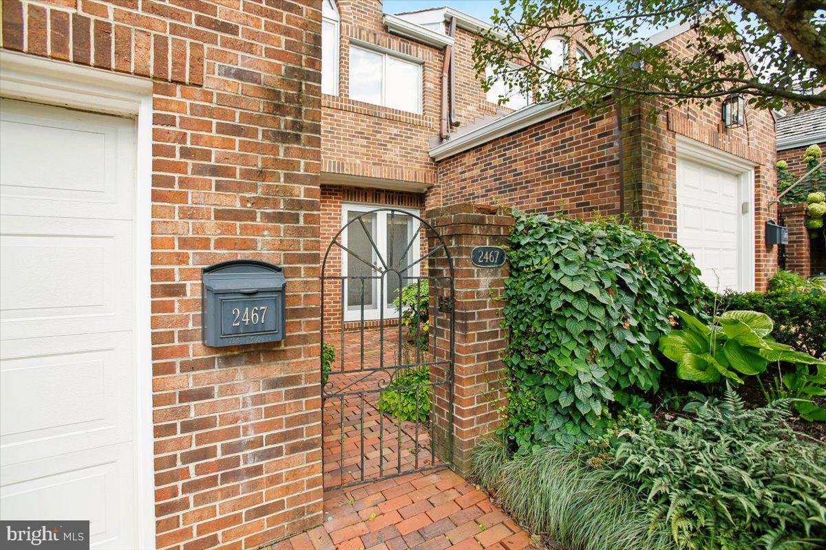 2467 N Wakefield Ct Property Photo 4