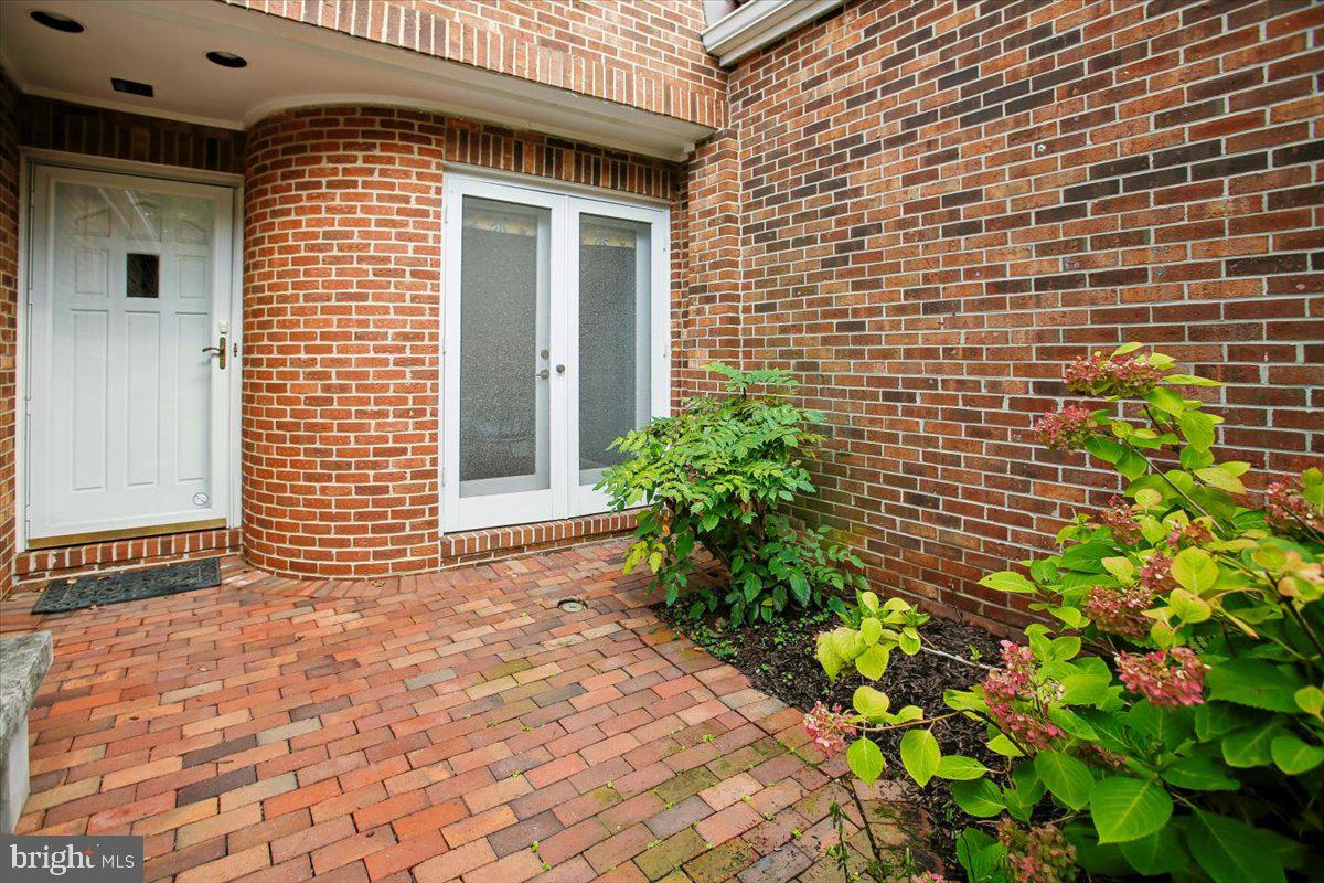 2467 N Wakefield Ct Property Photo 6