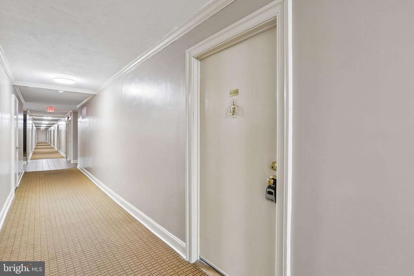 1021 Arlington Blvd Blvd #1125 Property Photo 2