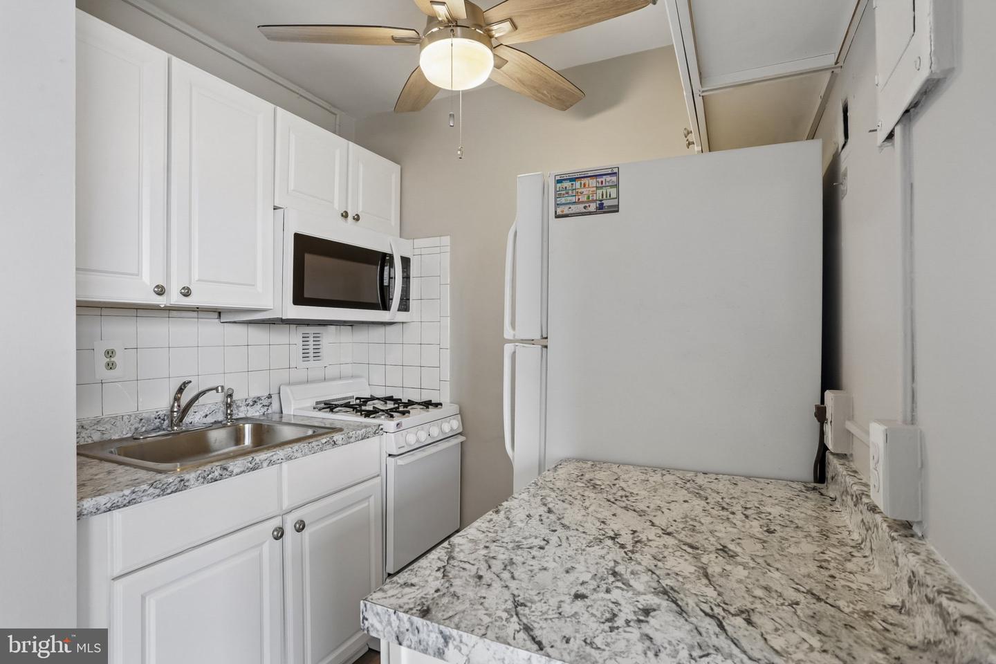 1021 Arlington Blvd Blvd #1125 Property Photo 6