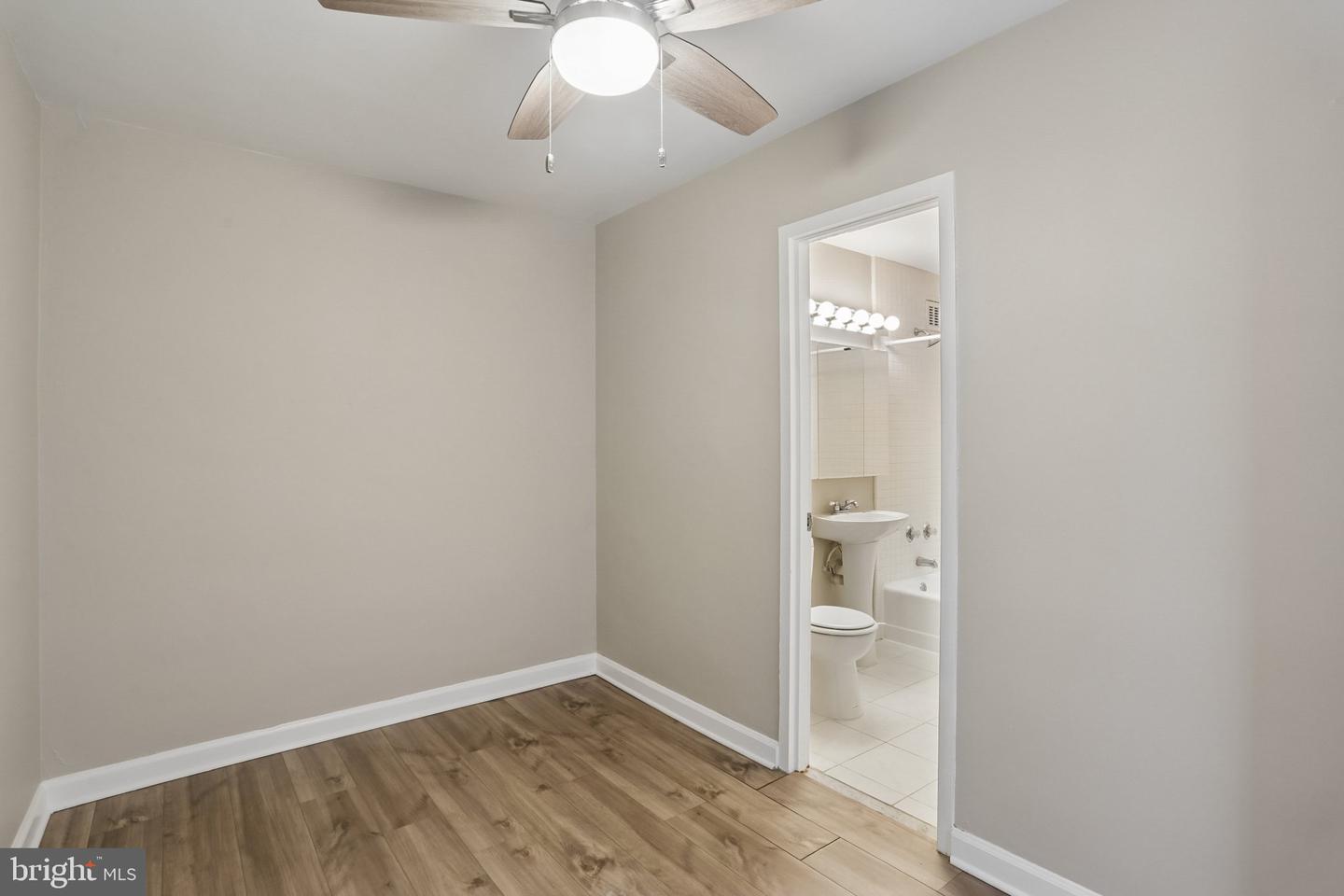 1021 Arlington Blvd Blvd #1125 Property Photo 9
