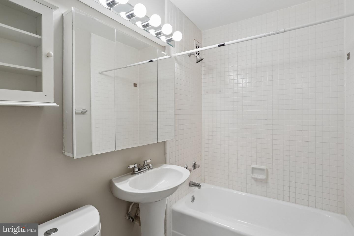 1021 Arlington Blvd Blvd #1125 Property Photo 11