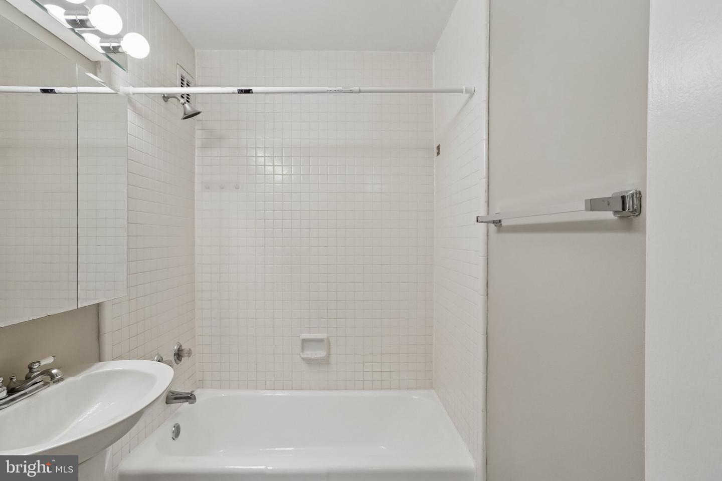 1021 Arlington Blvd Blvd #1125 Property Photo 12