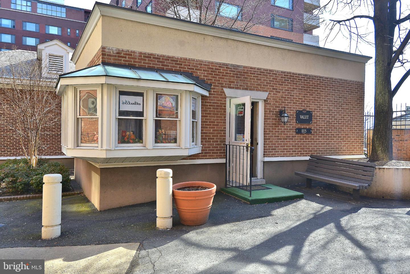 1021 Arlington Blvd Blvd #1125 Property Photo 14
