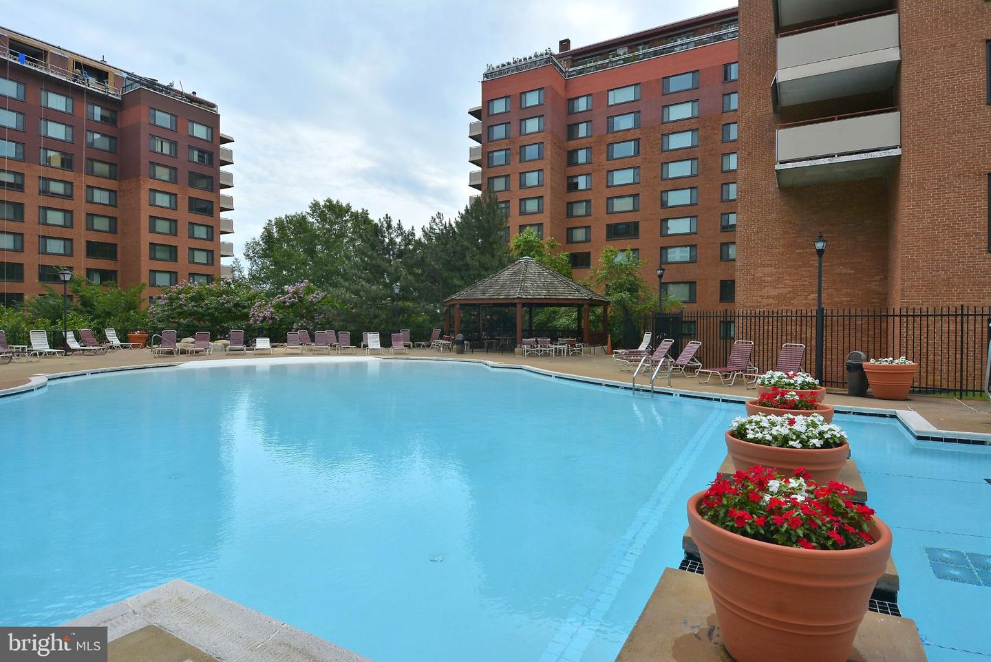 1021 Arlington Blvd Blvd #1125 Property Photo 25