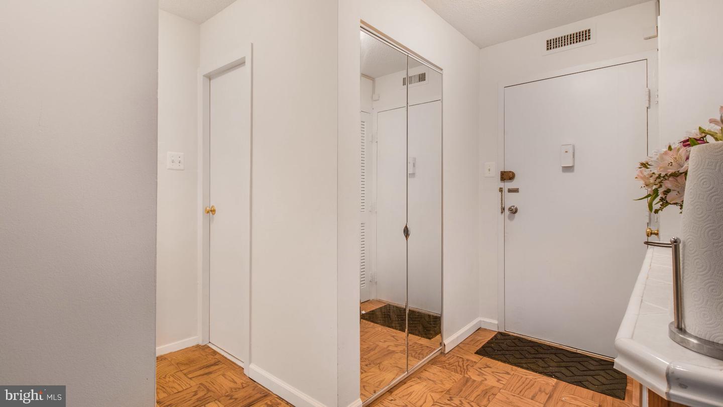 2030 N Adams St #1109 Property Photo 8