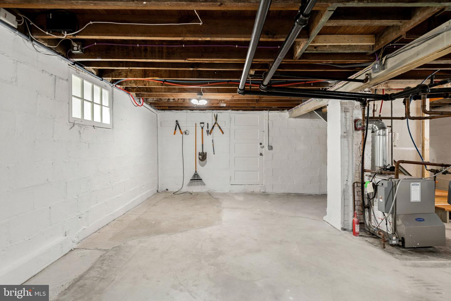 2122 N Thomas St Property Photo 32