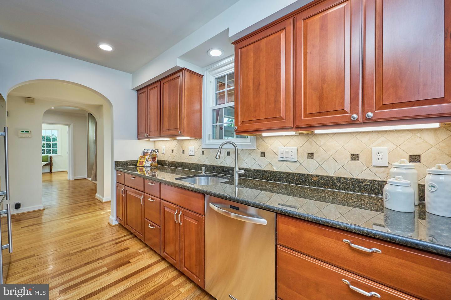 6110 Washington Blvd Property Photo 13