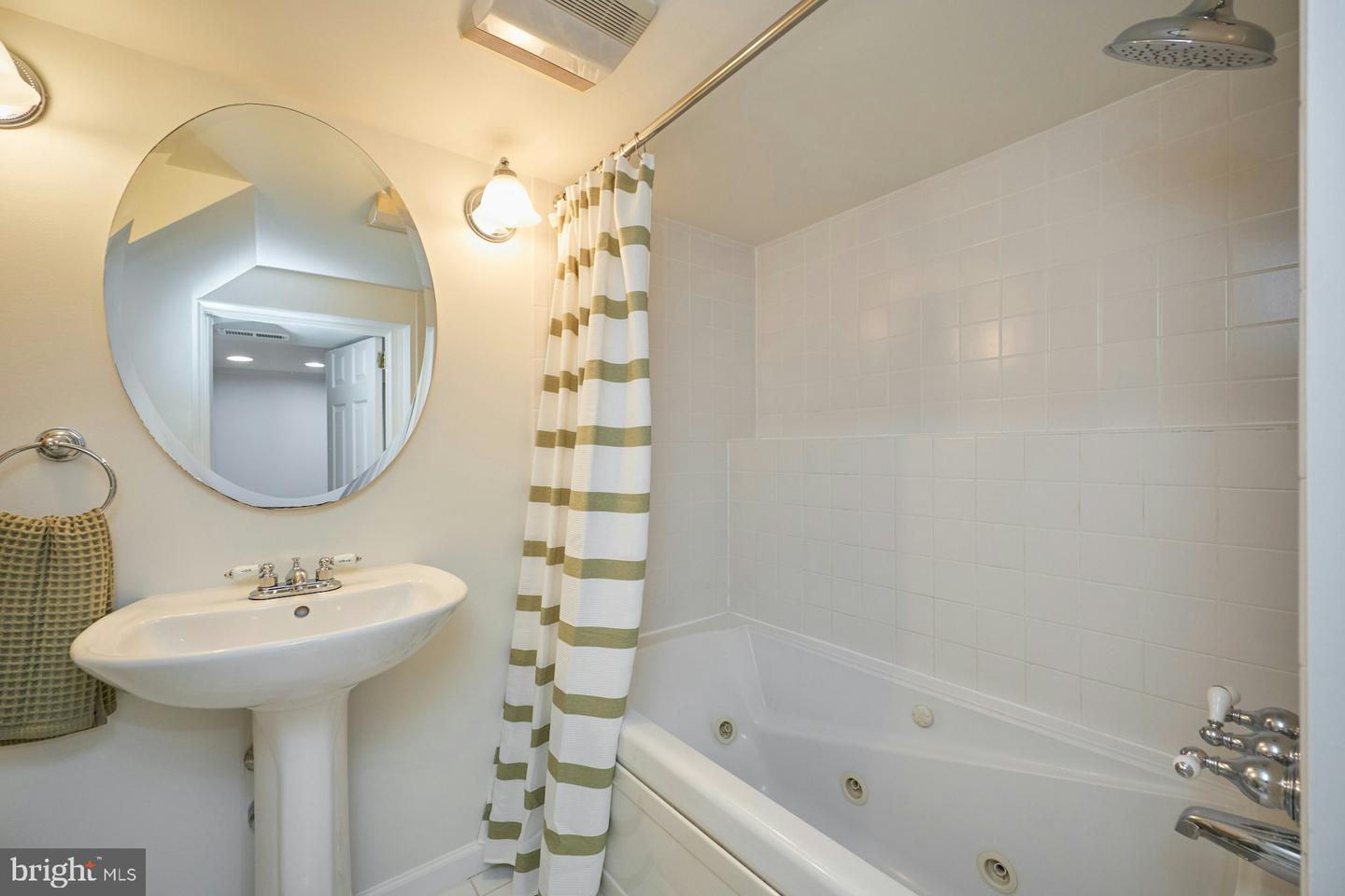 6110 Washington Blvd Property Photo 37