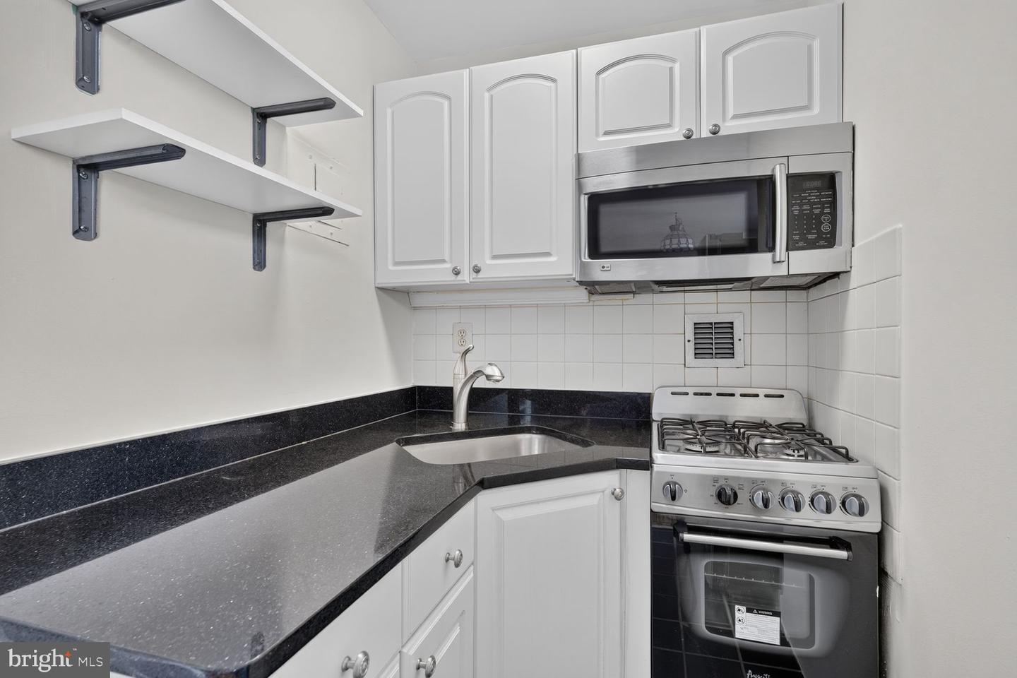 1111 ARLINGTON BLVD #913 Property Photo 1