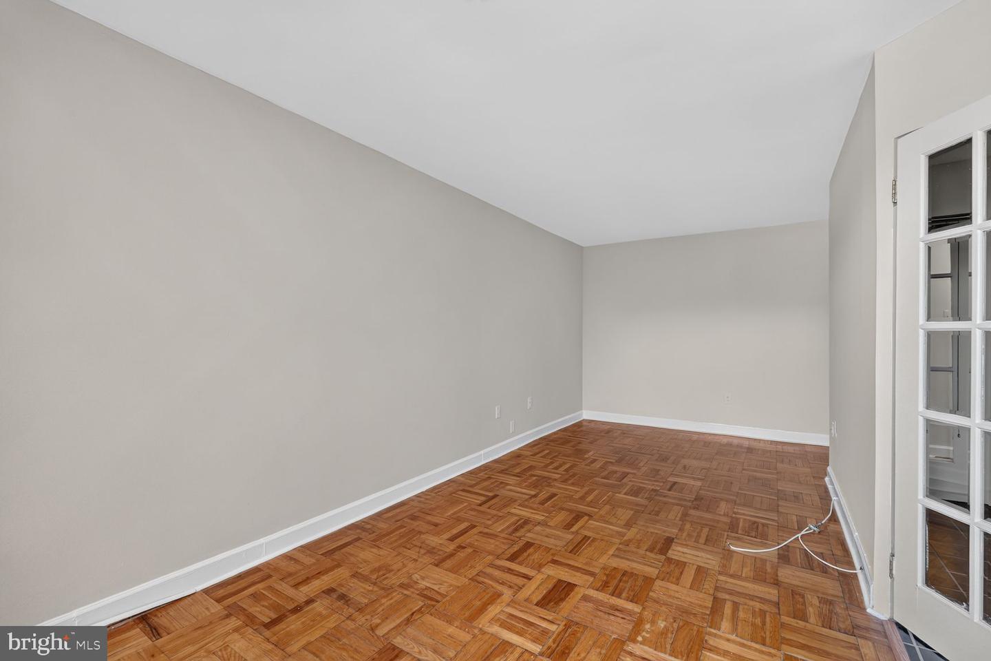 1111 Arlington Blvd #913 Property Photo 5