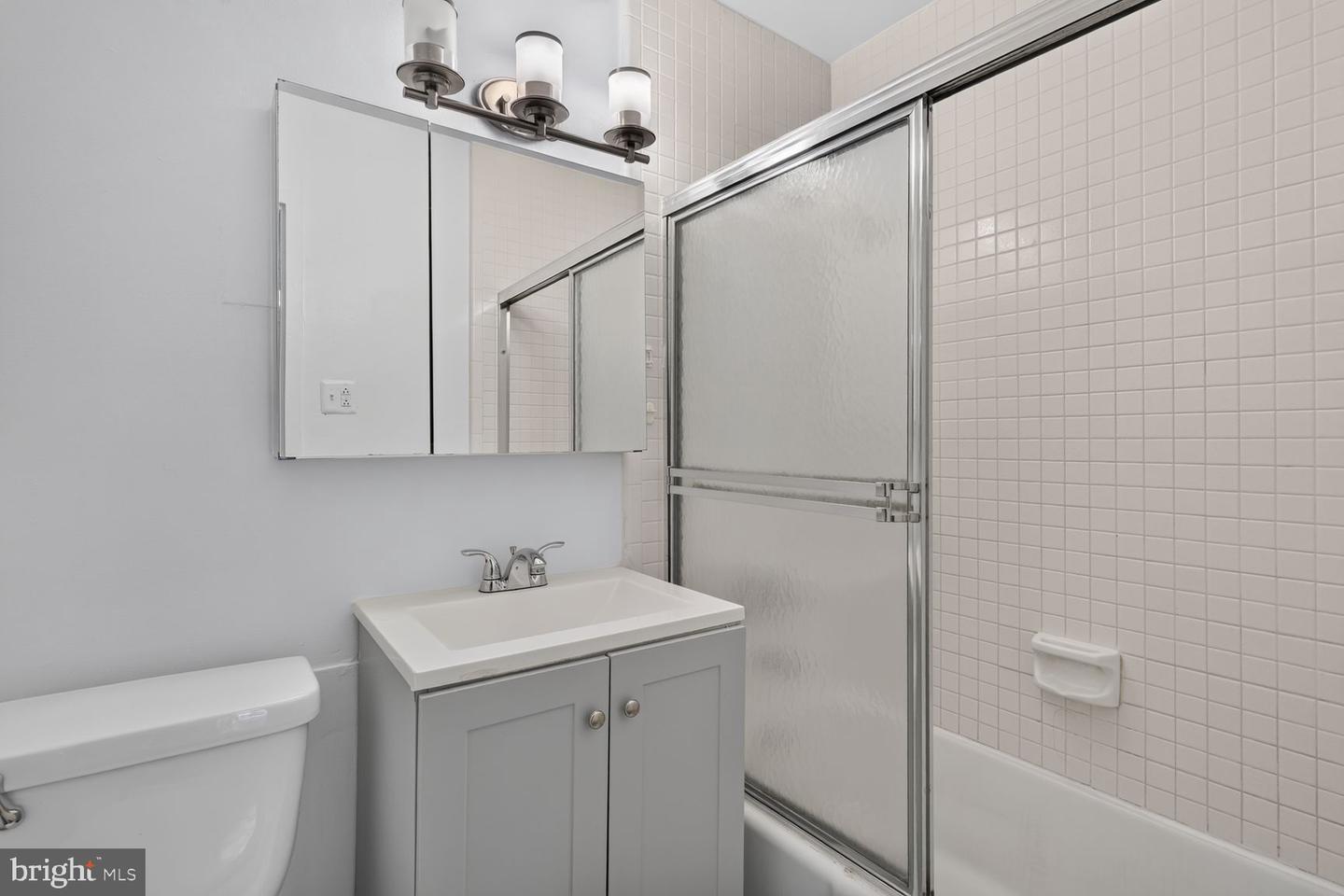 1111 Arlington Blvd #913 Property Photo 15